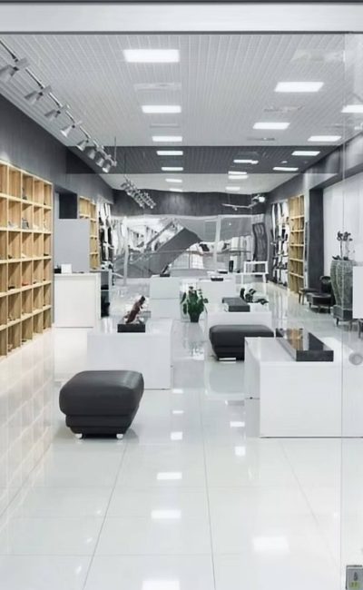 electrician-installing-air-conditioning-unit-on-a-RKEU23C (1)